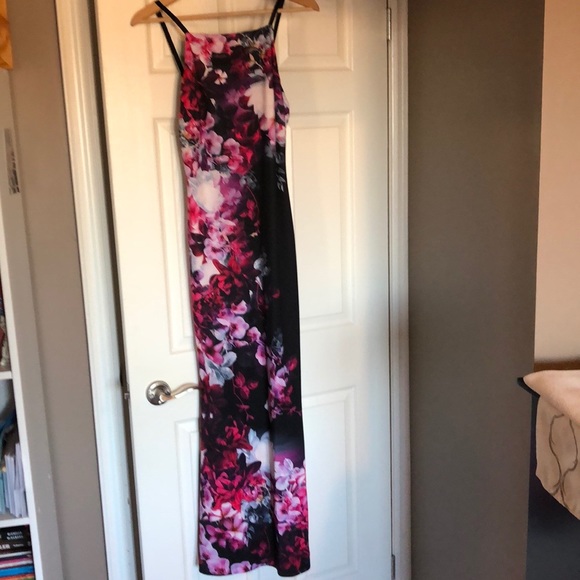 Brand new dress - Picture 3 of 7